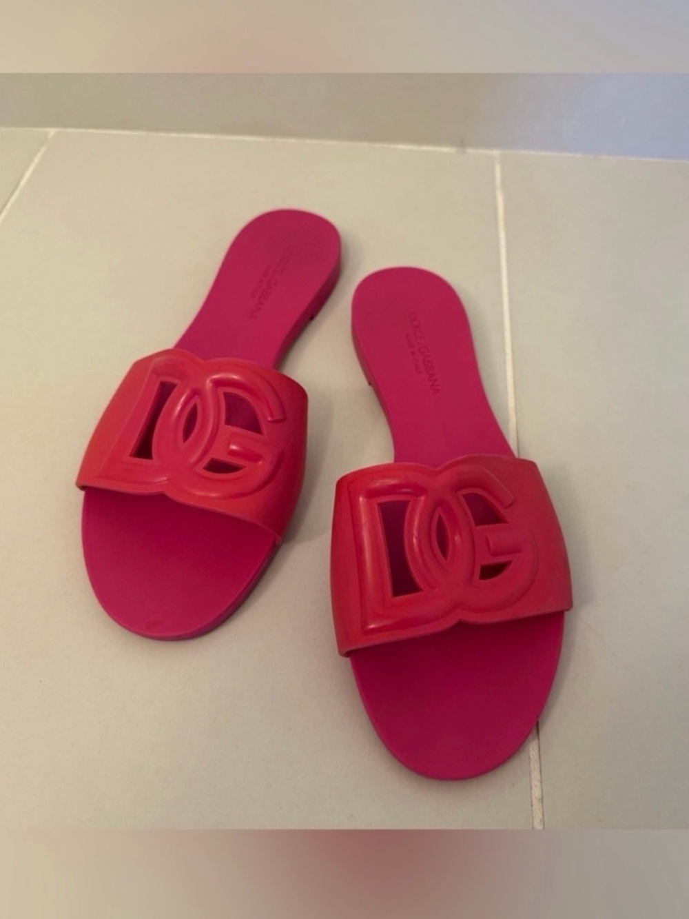 Dolce & Gabbana Hot Pink Logo Slide Sandals - Picture 3 of 11